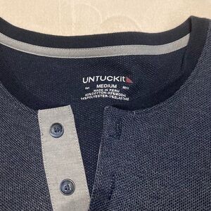 UNTUCKit blue/gray Henley Shirt